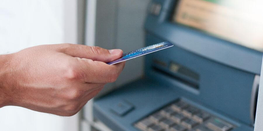 ¿Qué ocurre si se ingresa dinero en una cuenta embargada?